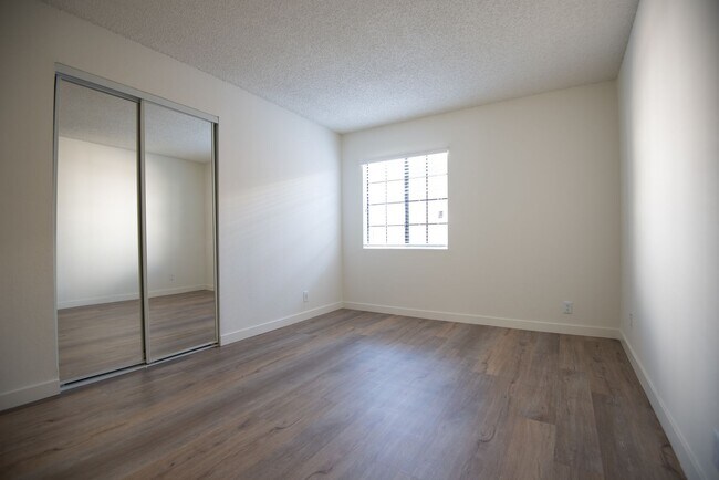 Building Photo - 11225 Huston St