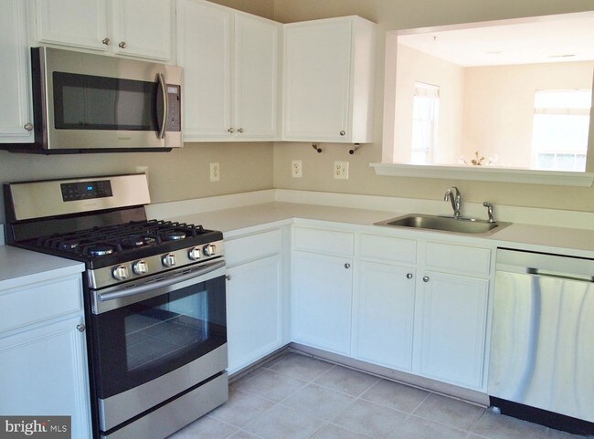 Building Photo - 13713 Palmetto Cir