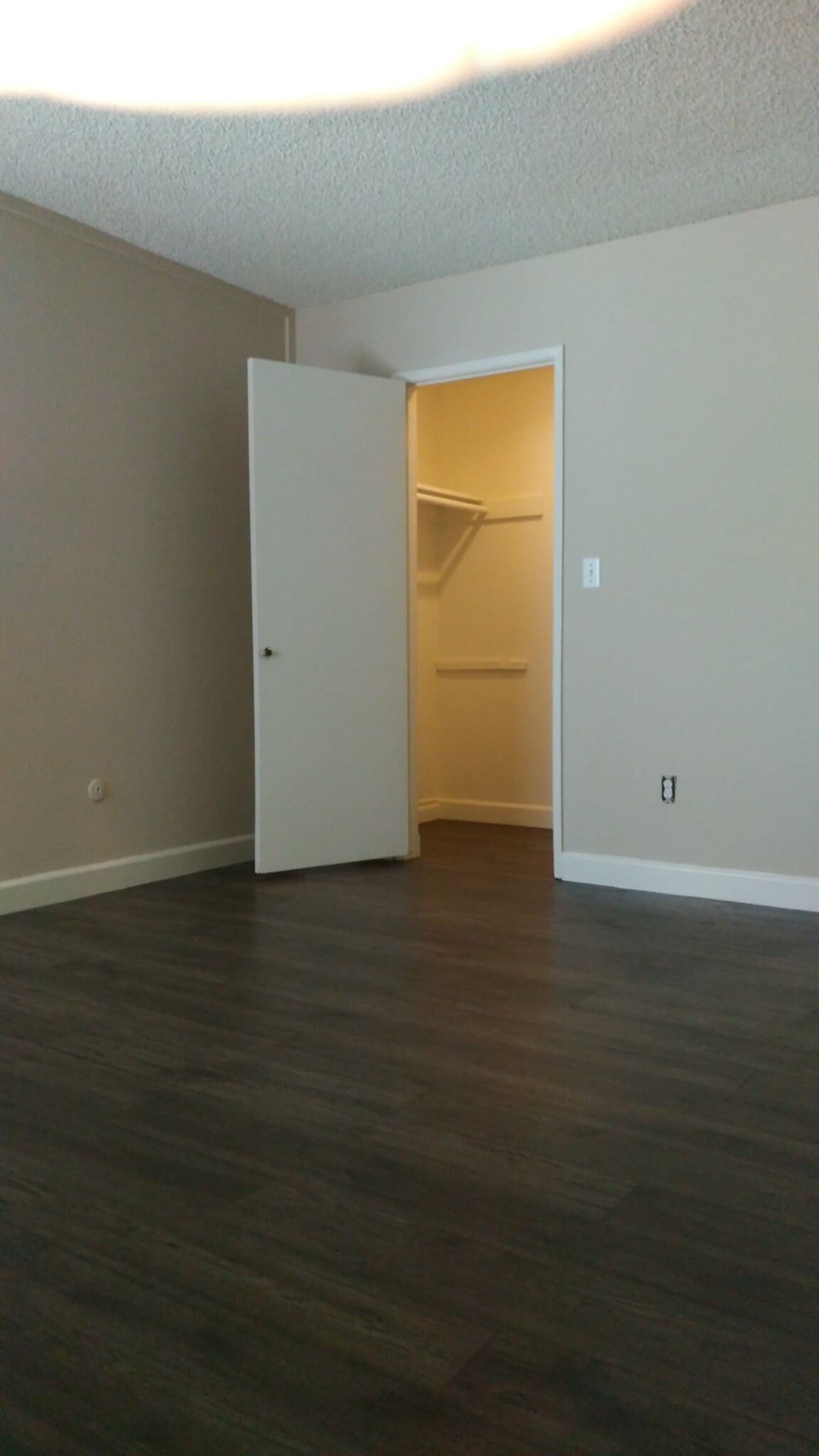 Building Photo - 1000 W MacArthur Blvd