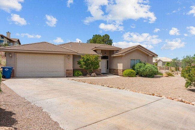 Building Photo - Beautiful 4 Bedroom Single-Level Home
