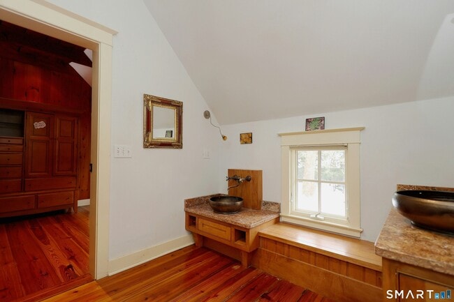 Building Photo - 369 Ethan Allen Hwy