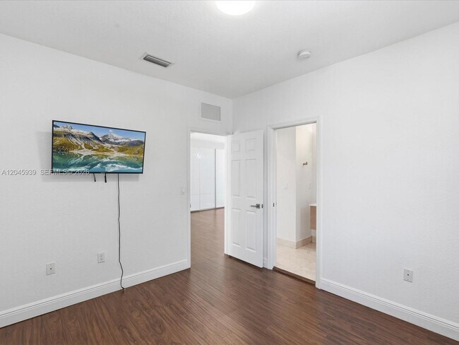 Building Photo - 11274 NW 43rd Terrace