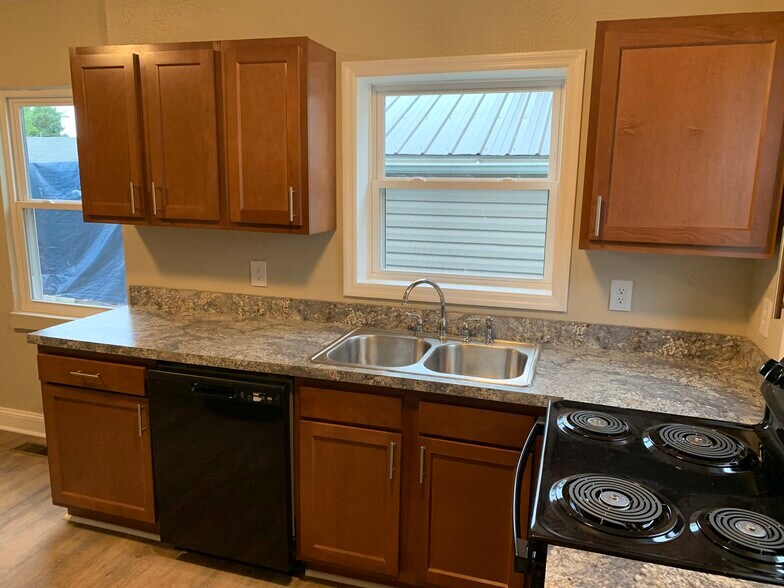 Building Photo - 4815 Ohio St