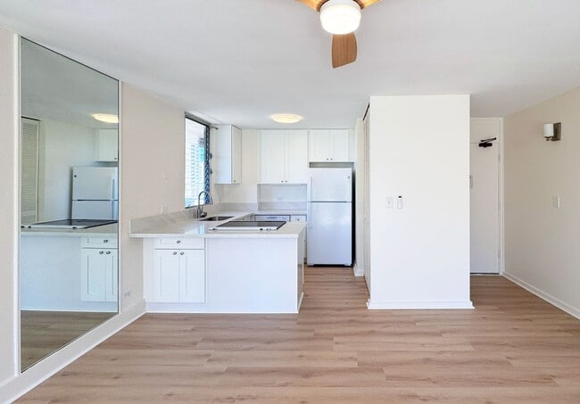 Building Photo - 1848 Kahakai Dr