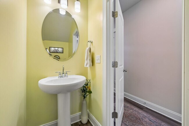 Building Photo - Beautifully maintained and now available as a rental for the very first time!
