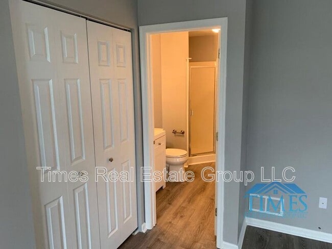 Building Photo - 690 Metro Ct
