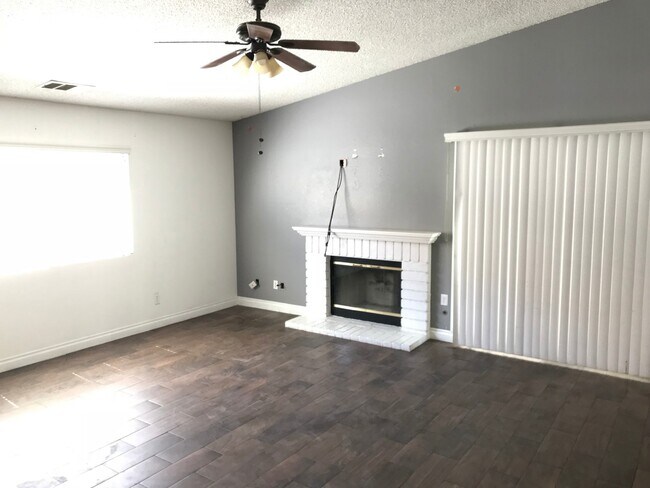 Building Photo - Beautiful 3 Bed 2 Bath Single Story In Perris