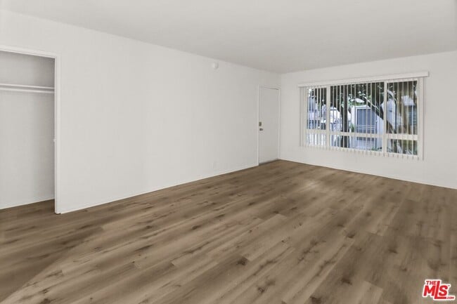 Building Photo - 11660 Chenault St