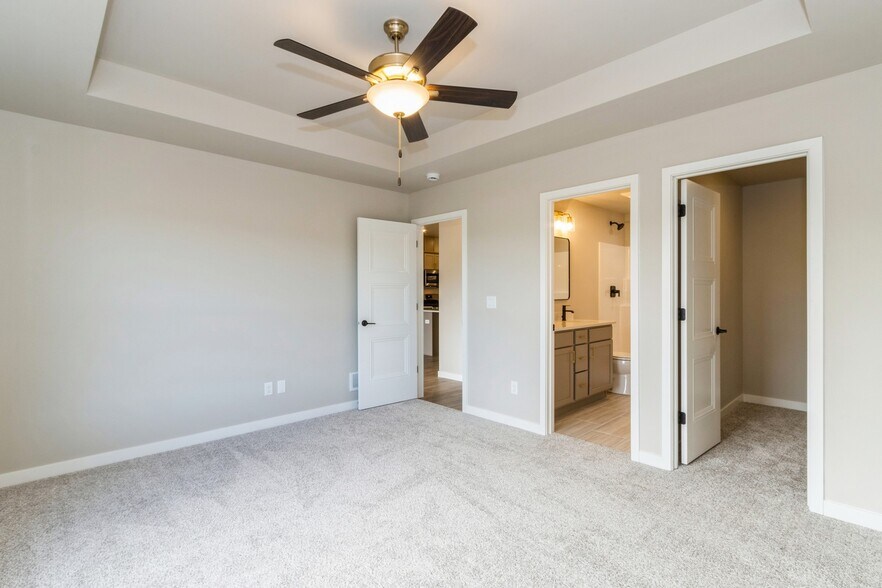 Building Photo - 1025 Switchgrass Ln