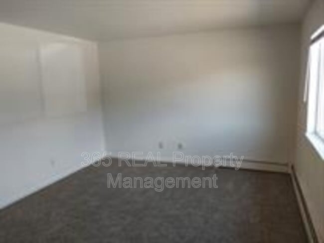 Building Photo - 706 37th Ave