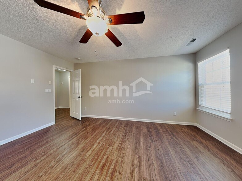 Building Photo - 3125 Teton Dr