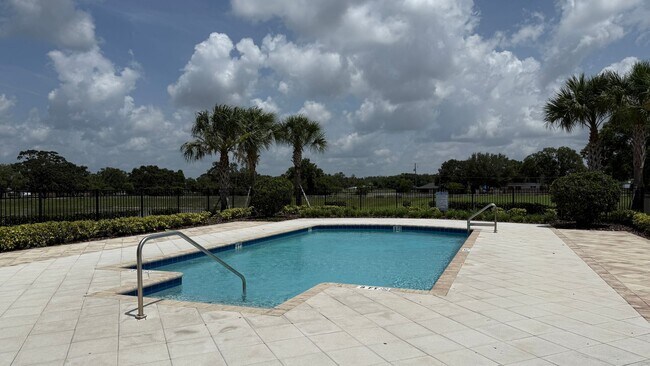 Building Photo - Discover the Charm of Feltrim Reserve! No ...