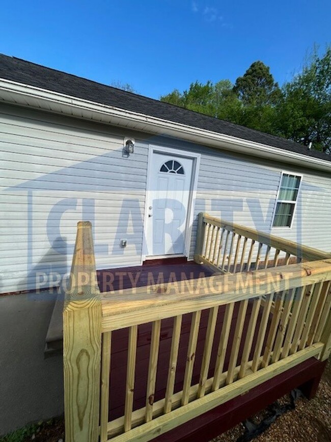 Building Photo - Adorable 2 bedroom home!