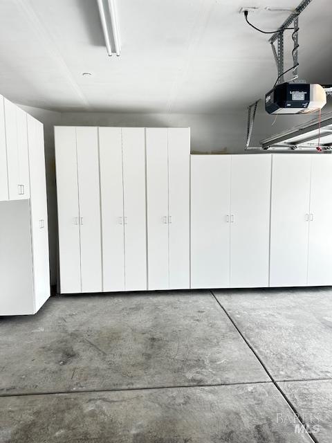 Building Photo - 2056 Parsons Dr
