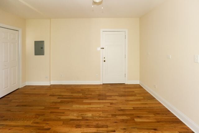 Building Photo - 4551 N Damen Ave