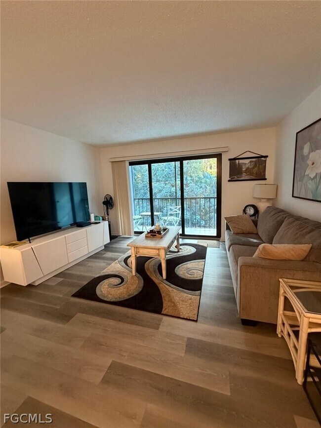 Building Photo - 9570 Green Cypress Ln