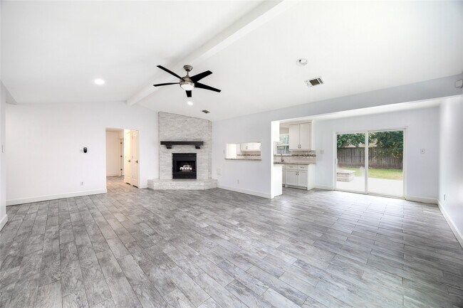 Building Photo - 418 Land Grant Dr