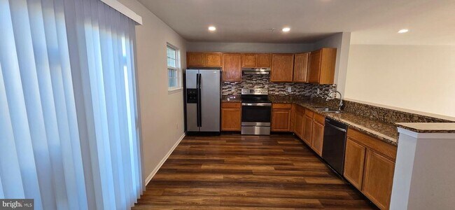 Building Photo - 8881 Goose Landing Cir
