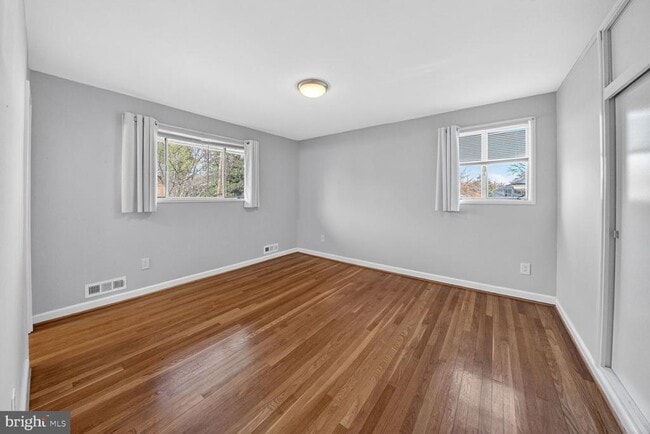 Building Photo - 6020 Cheshire Dr