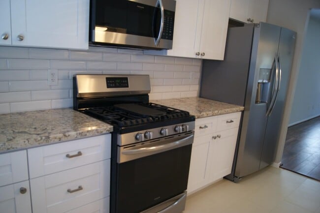 Building Photo - 3322 Sycamore Springs Dr