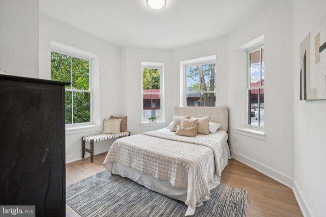 Building Photo - 1614 Kilbourne Pl NW