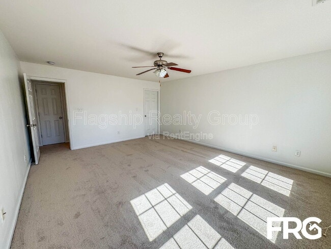 Building Photo - 1021 Jade Ln
