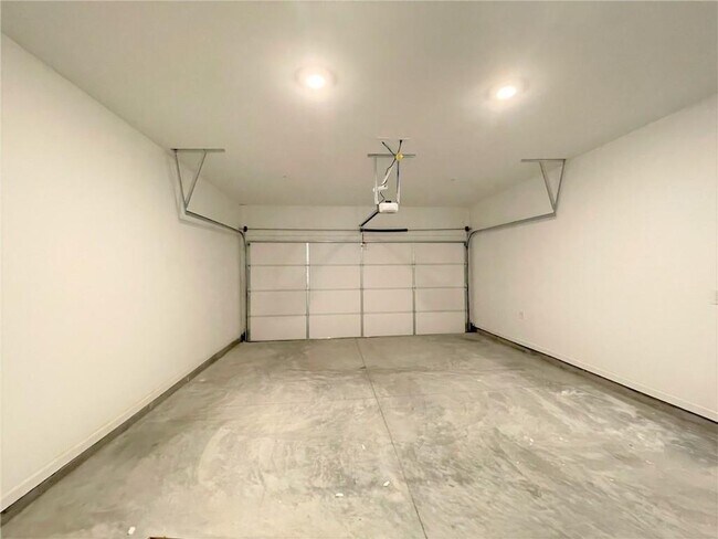 Building Photo - 6523 Beacon Dr