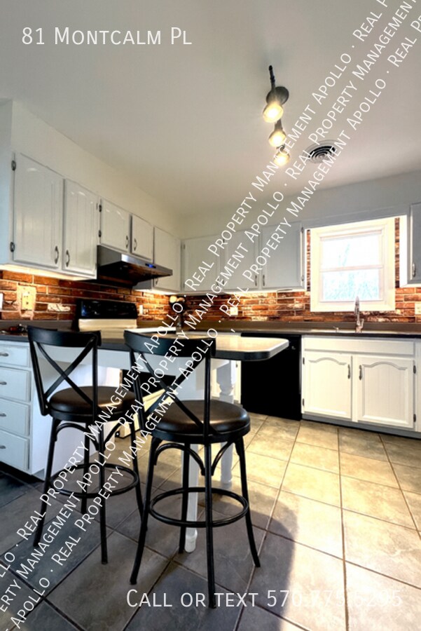 Building Photo - 81 Montcalm Pl