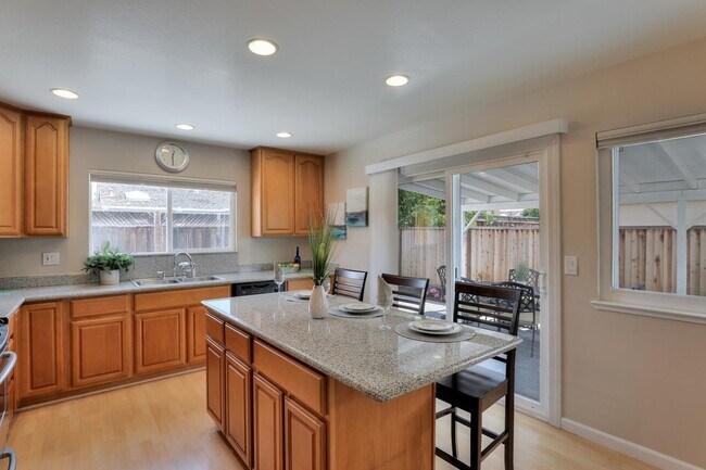 Building Photo - 1060 Belford Dr
