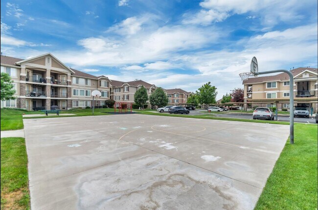 Building Photo - 1195 W Dallin Dr