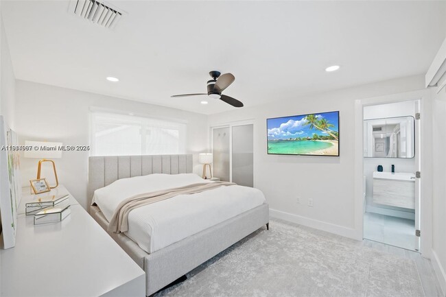 Building Photo - 5021 SW 29th Terrace