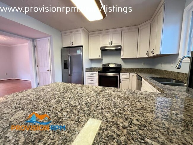 Building Photo - 394 Kiltie Ct