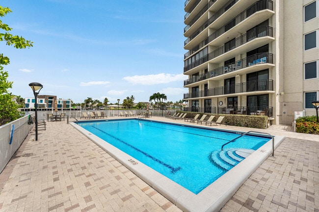 Building Photo - 3908 S Ocean Blvd