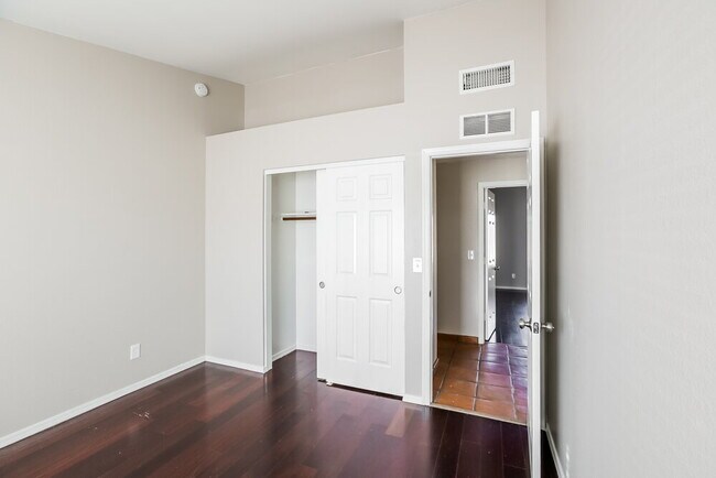 Building Photo - 3616 N Copenhagen Dr