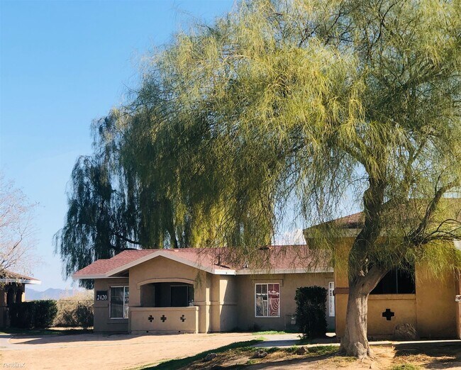 Building Photo - 2200 E Donlon St