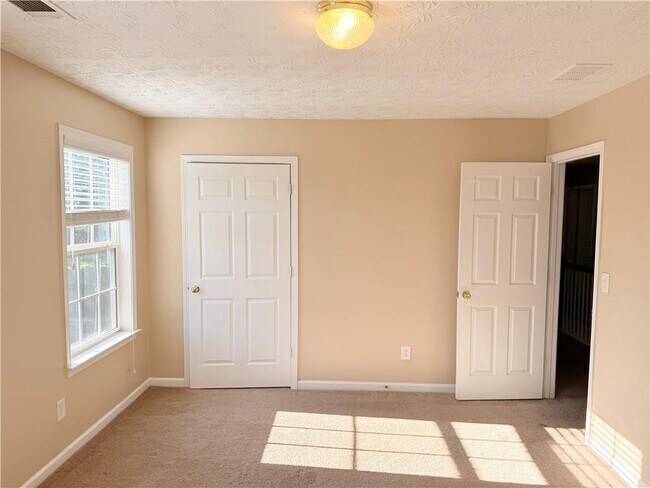 Building Photo - 1210 Skylar Ridge Cir