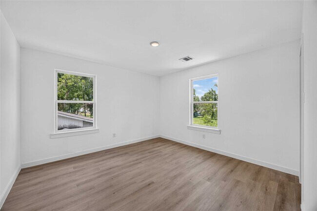 Building Photo - 8208 Sterlingshire St