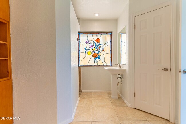 Building Photo - 7033 San Marino Dr