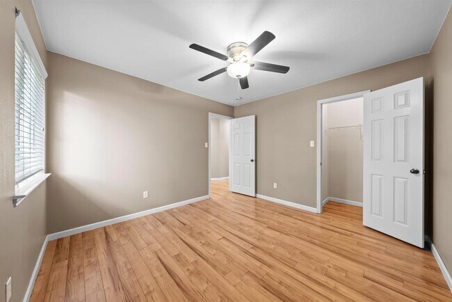 Building Photo - 298 Hogan