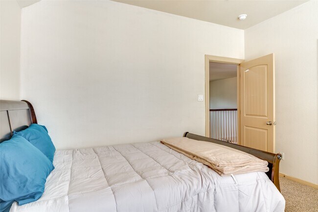 Building Photo - 8470 Coral Cove Pass Ln