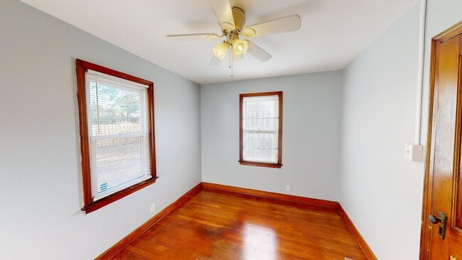 Building Photo - 1040 E Gates St