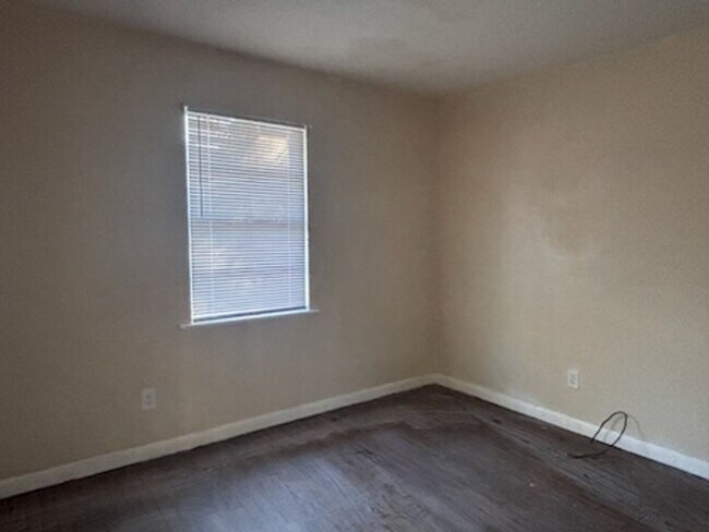 Building Photo - 1934 Catalina Dr