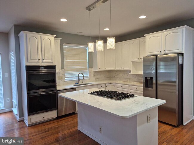 Building Photo - 15309 Lions Den Rd