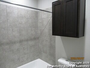 Building Photo - 619 Heathers Wy