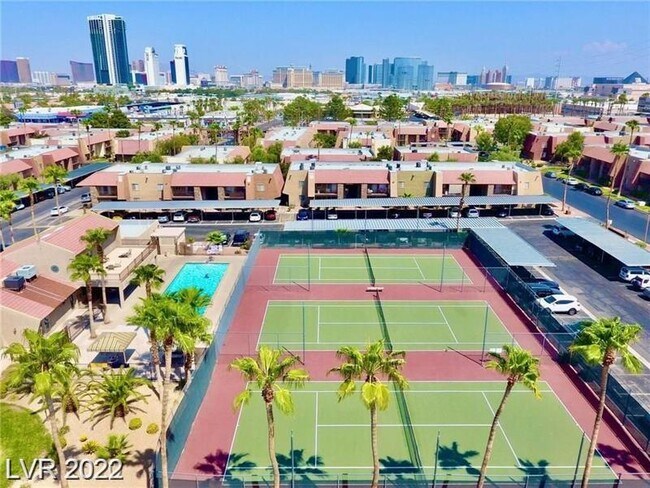 Building Photo - 5181 River Glen Dr