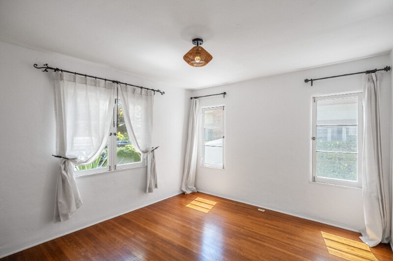 Building Photo - 848 17th St