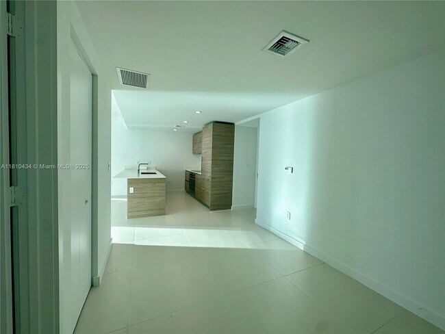 Building Photo - 1300 S Miami Ave