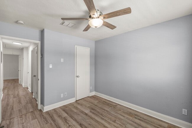 Building Photo - 10788 Briar Forest Dr