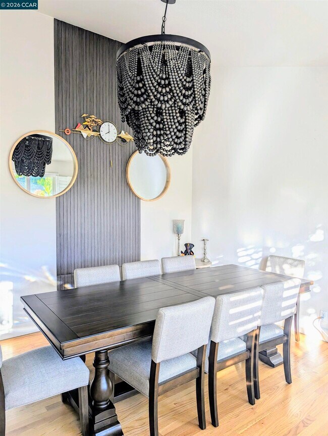 Building Photo - 24 Barcelona Ct