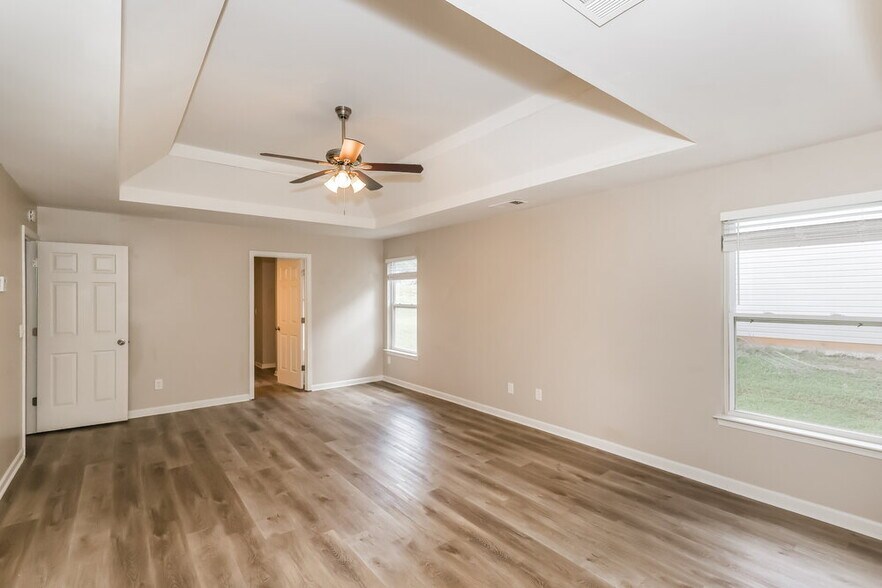 Building Photo - 3051 Berthas Overlook